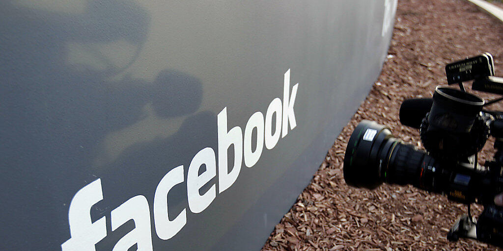 Frühere Mitarbeiterin verklagt Facebook wegen erlittenem Trauma durch Schock-Inhalte. (Archiv)