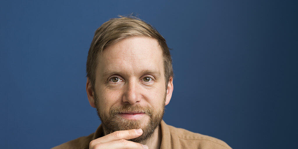 Der in Zürich wohnhafte, deutsche Schriftsteller Heinz Helle ist mit seinem dritten Roman "Die Überwindung der Schwerkraft" für den Schweizer Buchpreis 2018 nominiert. (Archivbild)
