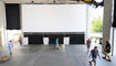 Aufbau der grossen Filmfest-Leinwand im Lindahof