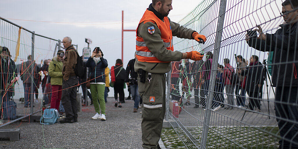 Der doppelte Grenzzaun zwischen Kreuzlingen TG und Konstanz in Deutschland wird abgebaut.