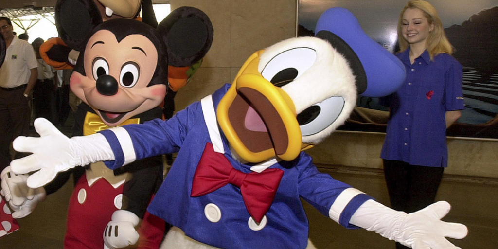Donald Duck (vorn) ist auch ein Forschungsgebiet. Am Samstag tagten die Donaldisten in Köln (Archiv).