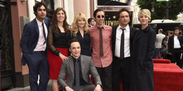 Jim Parsons enthüllt mit seinen Kollegen seinen Stern