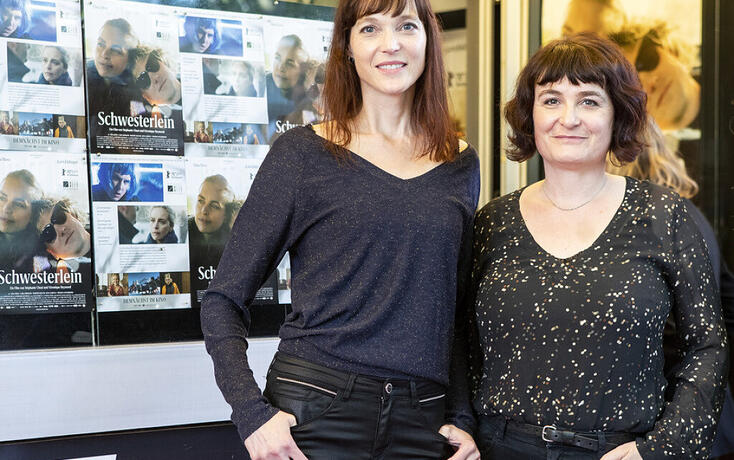Die Regisseurinnen Veronique Reymond und Stephanie Chuat (von links): Ihr Spielfilm "Schwesterlein" ist am Montag mit dem Zürcher Filmpreis 2020 ausgezeichnet worden. (Archivbild)