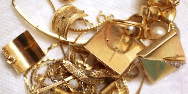 Goldschmuck wartet auf Käufer (Symbolbild)