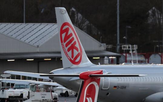 Wird die Airline Niki nach der Air-Berlin-Pleite spanisch? Einem Medienbericht ist nur noch der Spanische Konzern Vueling/IAG als neuer Investor im Rennen. (Archivbild)