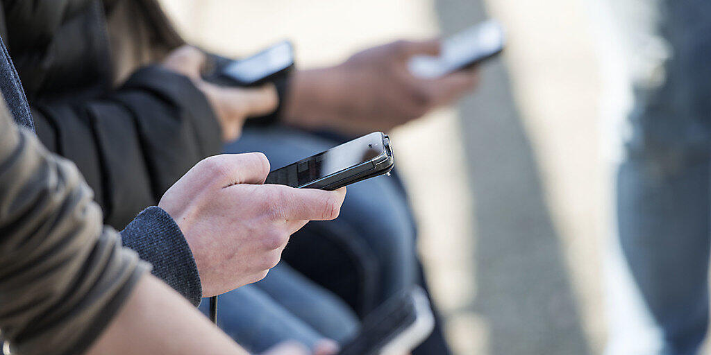 Die Handy-Ladenkette Mobilezone expandiert in Deutschland durch eine Übernahme. (Symbolbild)