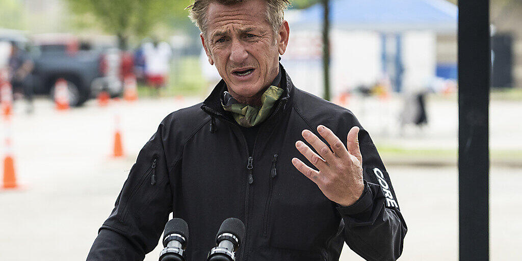 ARCHIV - Sean Penn, Schauspieler und Aktivist aus den USA, hat zum dritten Mal geheiratet. Foto: Ashlee Rezin Garcia/Chicago Sun-Times/AP/dpa ARCHIV - Sean Penn, Schauspieler und Aktivist aus den USA, hat zum dritten Mal geheiratet. Foto: Ashlee Rezin Garcia/Chicago Sun-Times/AP/dpa