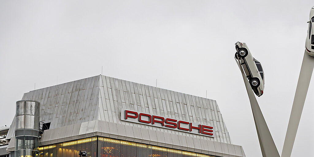 Die deutsche Staatsanwaltschaft und die Steuerfahndung haben am Dienstag Standorte des Autobauers Porsche durchsucht. (Archivbild)