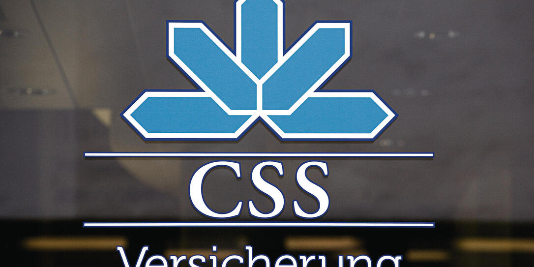 Krankenkasse, Versicherungen, Fenster, Spiegelung Krankenkasse, Versicherungen, Fenster, Spiegelung