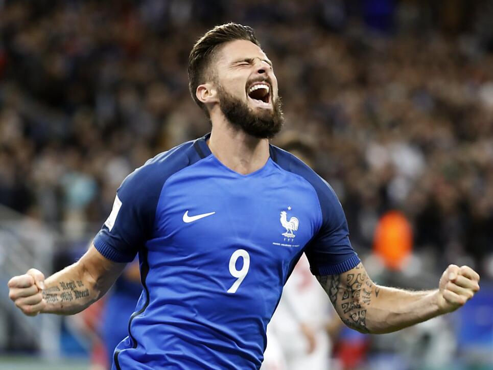 Olivier Giroud bejubelt sein 1:0 gegen Weissrussland - Frankreich fährt an die WM nach Russland