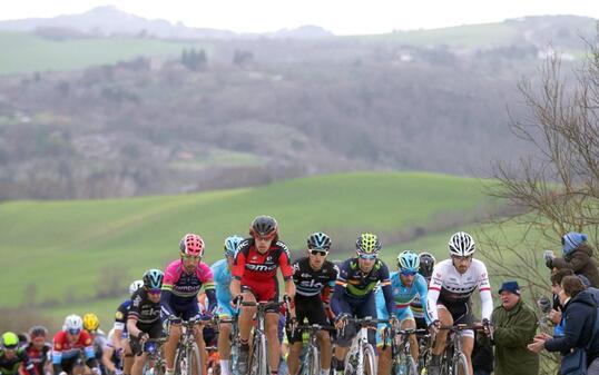 Die Strade Bianche mit Start und Ziel in Siena führt von der Fortezza Medicea zum Piazza del Campo in Siena (Archivbild)