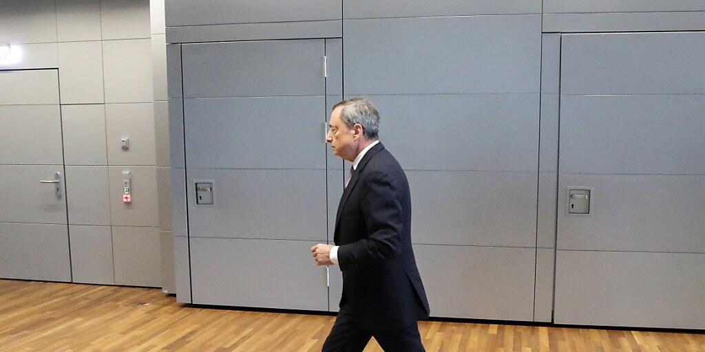 Die Finanzwelt wartet gespannt, welchen Weg EZB-Präsident Mario Draghi am Donnerstag einschlägt. (Symbolbild)