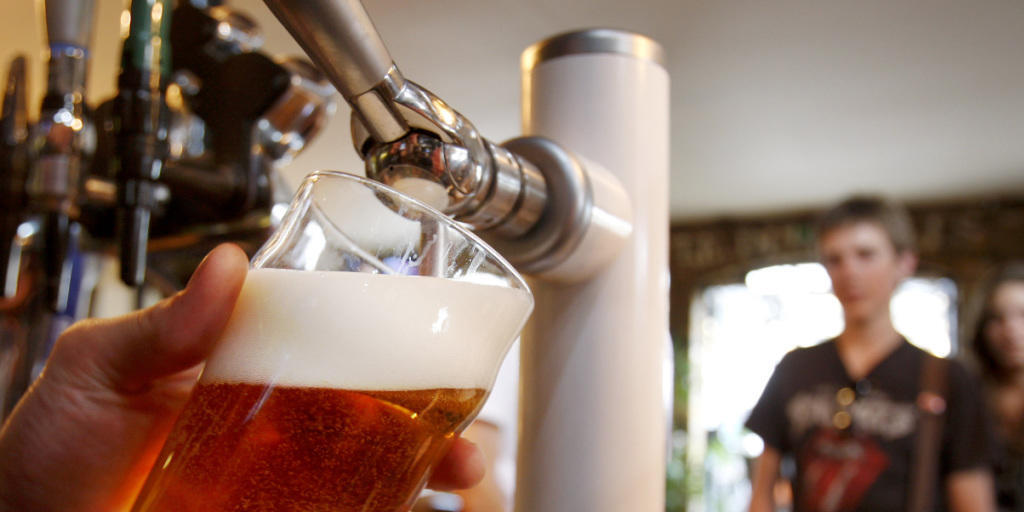 Der japanische Brauer Asahi bietet für die Biermarken Peroni und Grolsch (Symbolbild).