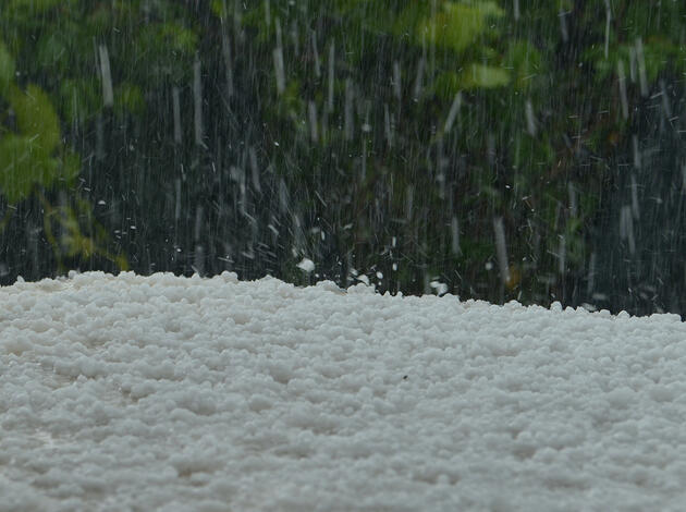 Hagel Bendern Terrassentisch in Weiss Hagel Bendern Terrassentisch in Weiss