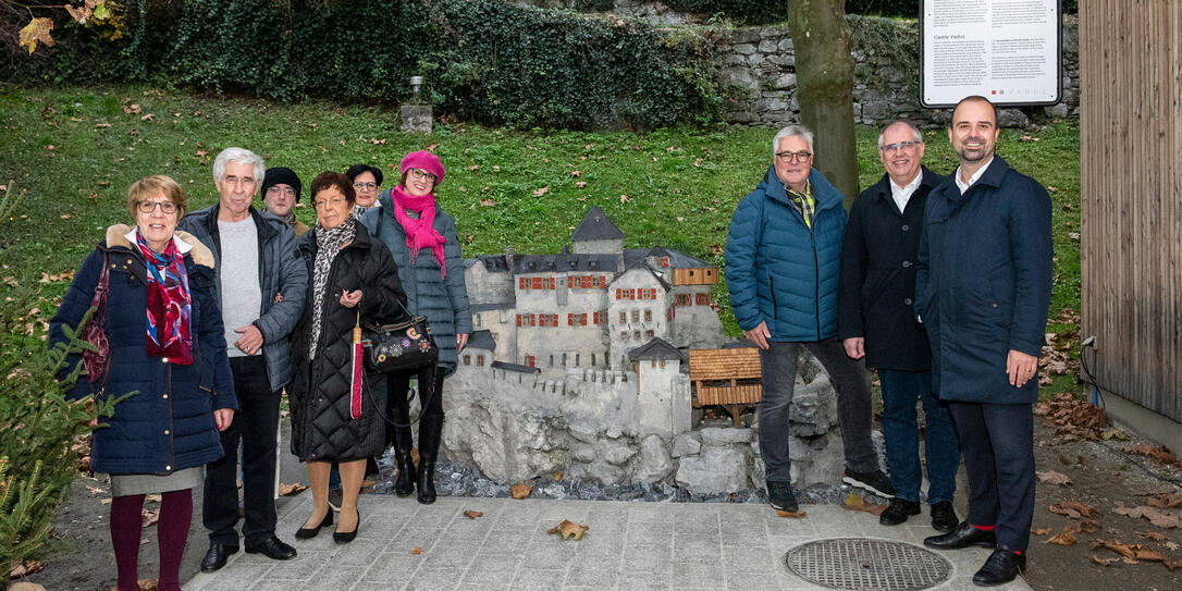 20221125 näherdran: Einweihung Miniaturschloss, Liechtenstein-C 20221125 näherdran: Einweihung Miniaturschloss, Liechtenstein-C
