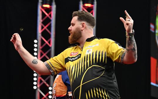 Als &laquo;Bad Boy&raquo; macht Scott Williams alle Ehren. Bei internationalen Darts-Turnieren zieht er regelm&auml;ssig die Aufmerksamkeit auf sich.