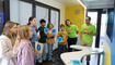 Curiosity Cube bringt Experimente zu KI an die Schule in Vaduz