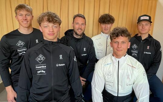 Das Nachwuchs-Herrenteam mit Noah Gianesini, Damian John, Simon Meraner, Josef Marxer, Jason Ruhe und Kilian Lercher (v.l.).