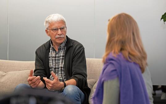 241204 Interview mit Peter Sutter im Medienhaus