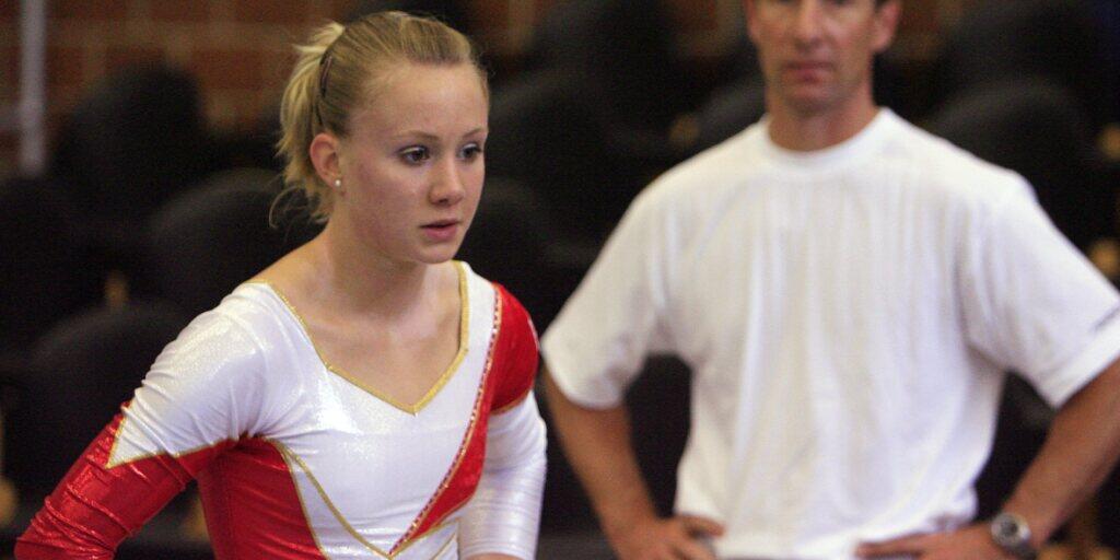 Die Schweizer Turnerin Ariella Kaeslin an einem Wettkampf im Jahr 2007. Auch sie litt unter psychischer Gewalt, die ihre Trainer auf sie ausübten. (Themenbild)