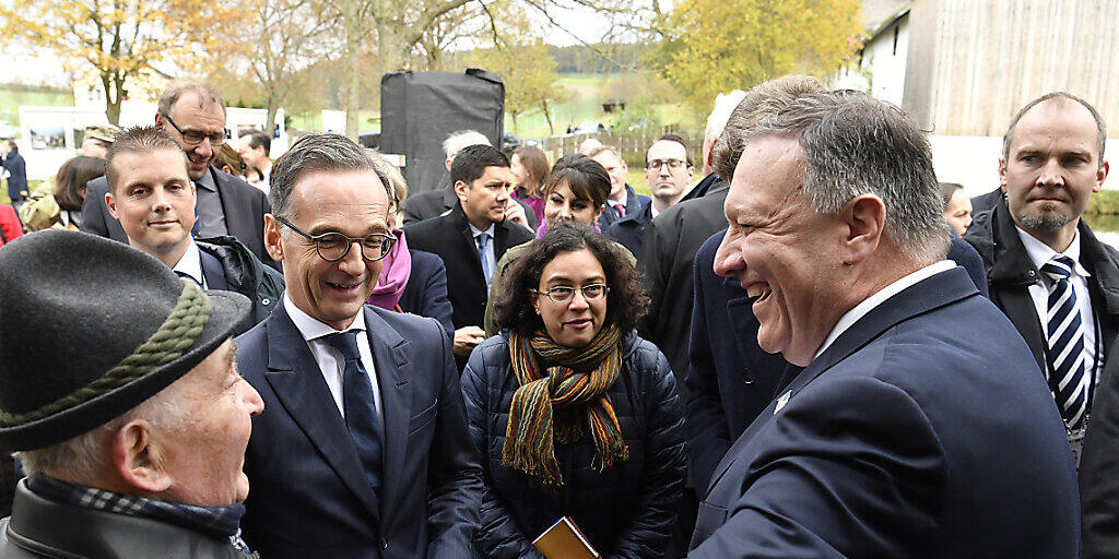 Mit seinem zweitägigen Besuch in Deutschland will US-Aussenminister Mike Pompeo (r.) die transatlantische Partnerschaft stärken. In der Mitte: Sein deutscher Amtskollege Heiko Maas.