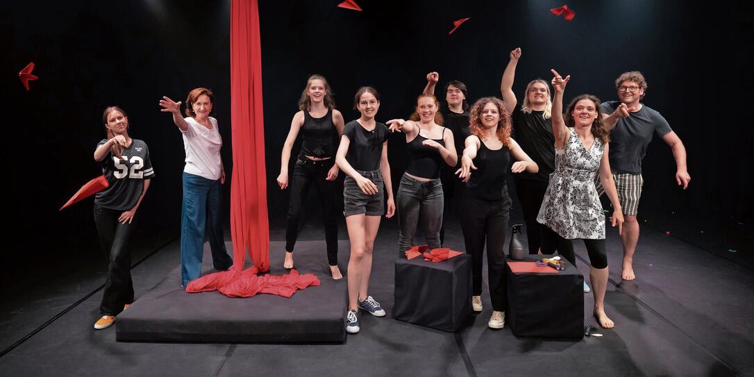 Vom 25. bis 28. Juni weilt das junge Ensemble der 14- bis 21-Jährigen mit Regisseurin Lisa Gartmann und Techniker Benjamin Häni in Bern, um am Jugendtheaterfestival Spiilplätz teilzunehmen.