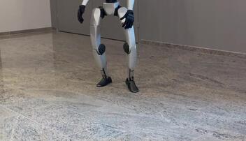 Der humanoide G1-Roboter &laquo;Henrietta&raquo; des IT-Unternehmers Ren&eacute; Vogel.