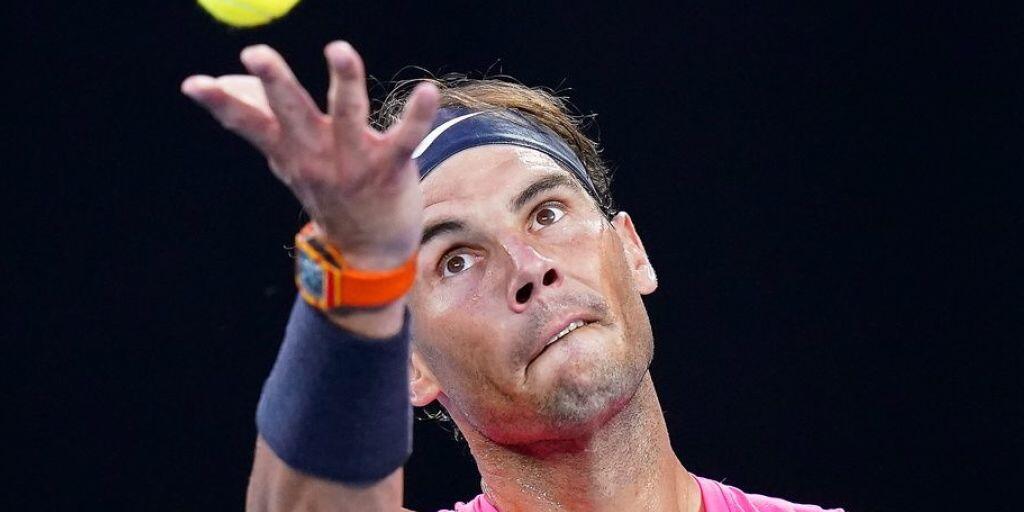 Rafael Nadal ist Rechtshänder, liess sich aber auf links "drehen", weil Linkshändigkeit in Kontaktsportarten ein Vorteil ist. (Archivbild)