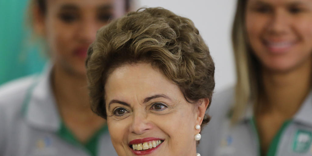 Sagte eine geplante Asien-Reise ab, um sich um Brasiliens Finanzprobleme zu kümmern: Präsidentin Dilma Rousseff. (Archivbild)