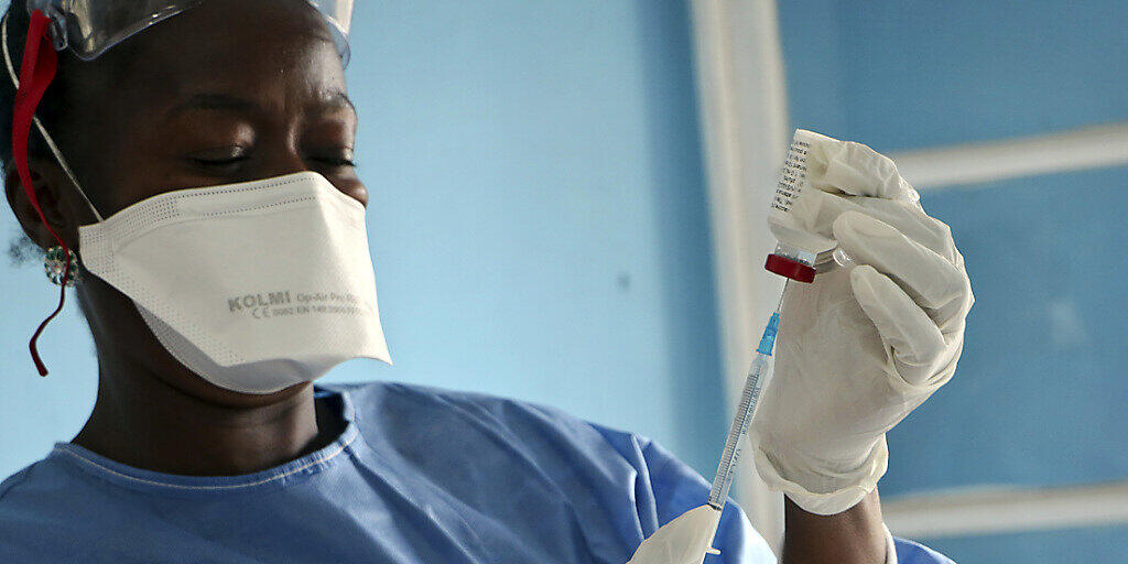 Ruanda hat ein Impfprogramm auf freiwilliger Basis gegen Ebola gestartet - obwohl das Land von der Krankheit derzeit nicht betroffen ist. (Archivbild)