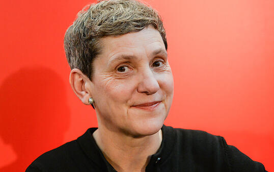 ARCHIV - Die Schriftstellerin Felicitas Hoppe stellt auf der Leipziger Buchmesse ihre Reisereportage «Prawda - Eine amerikanische Reise» vor. Foto: Jens Kalaene/dpa-Zentralbild/dpa