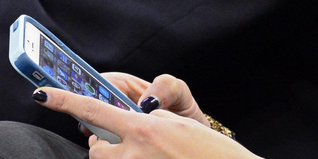 Hacker verschafften sich Zugriff auf 225'000 Apple-Smartphones und -Tablets und stahlen die Anmeldedaten der Nutzerkonten. (Symbolbild) Hacker verschafften sich Zugriff auf 225'000 Apple-Smartphones und -Tablets und stahlen die Anmeldedaten der Nutzerkonten. (Symbolbild)