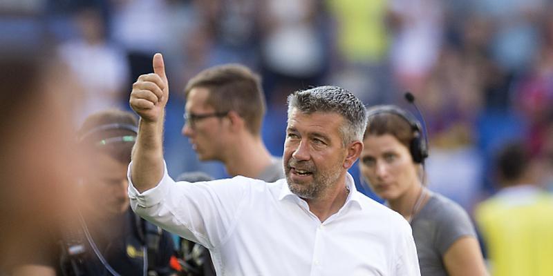Trainer Urs Fischer geniesst mit Basel im Cup gegen YF Juventus Heimrecht