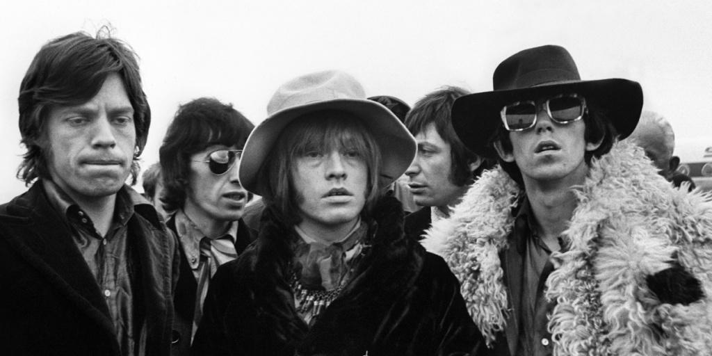 Mick Jagger, Bill Wyman, Brian Jones, Charlie Watts und Keith Richards bei ihrer Ankunft im Flughafen Kloten am 10. April 1967. Ihr Konzert vier Tage später ist als Riesen-Krawall überliefert, der die 68er-Revolte einleitete. Aus heutiger Sicht war der Radau der Fans aber nicht politisch begründet.