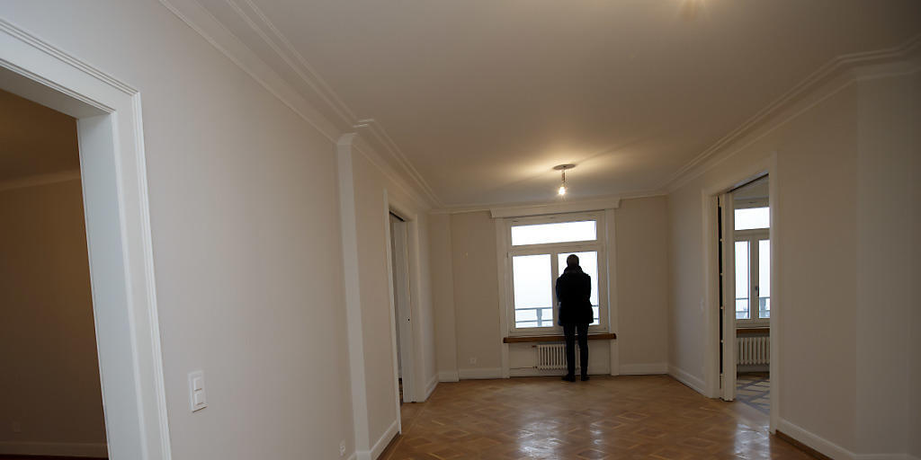 Fachbetriebe und Mitarbeitende, die in der Schweiz Parkett, Teppichböden oder Linoleum verlegen, werden künftig mit einem GAV auf faire Löhne und berechenbare Anstellungsbedingungen verpflichtet. (Archiv)