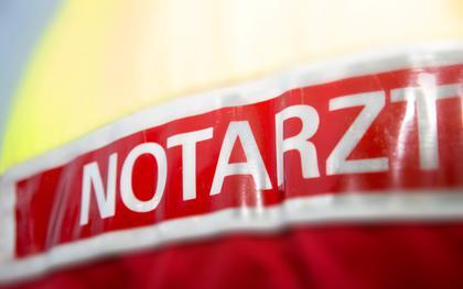 Notarzt Unfall Not Arzt Rettung Notfall 141204