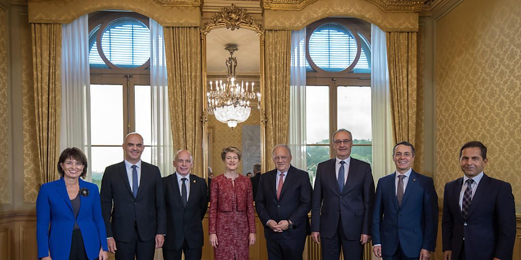 Wer übernimmt welches Departement? Das entscheidet der Bundesrat heute. Das neue Mitglied Ignazio Cassis muss bei der Verteilung hinten anstehen. (Archivbild)