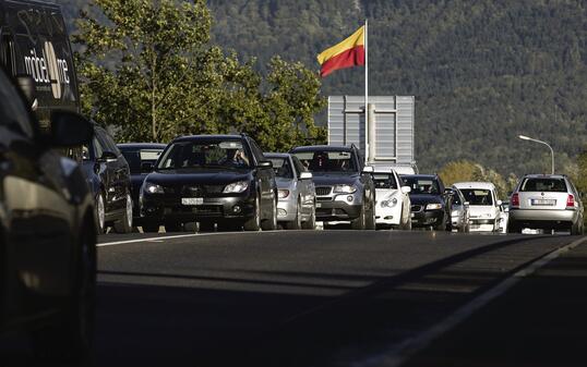 Verkehr RheinbrÃ¼cke Bendern 141009