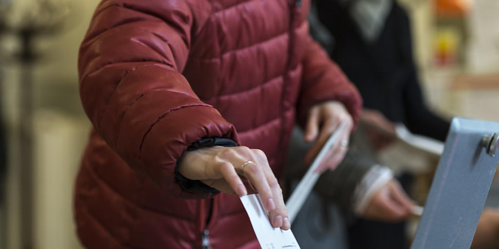 In sechs Kantonen sind die Stimmbürger und Stimmbürgerinnen heute aufgerufen, ihre Kantonsvertreter zu wählen. (Symbolbild) In sechs Kantonen sind die Stimmbürger und Stimmbürgerinnen heute aufgerufen, ihre Kantonsvertreter zu wählen. (Symbolbild)