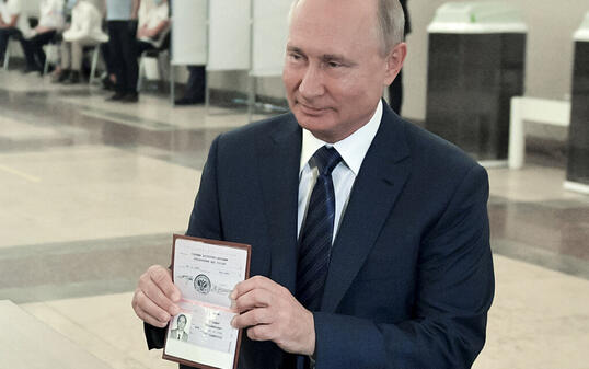 Wladimir Putin am Mittwoch in Moskau bei der Stimmabgabe.