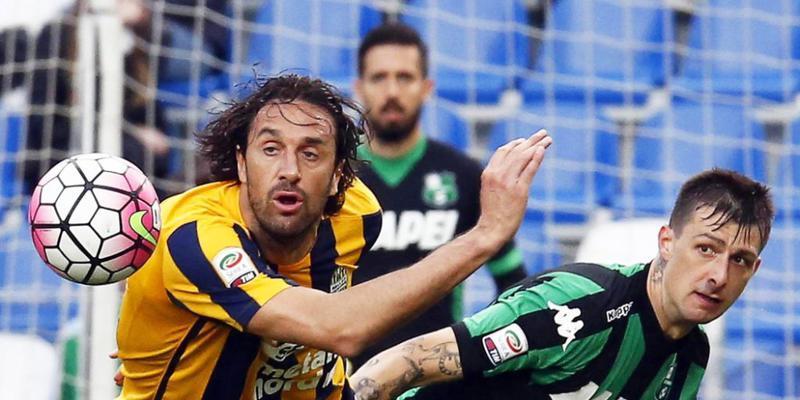 Luca Toni (links) beendet seine Laufbahn