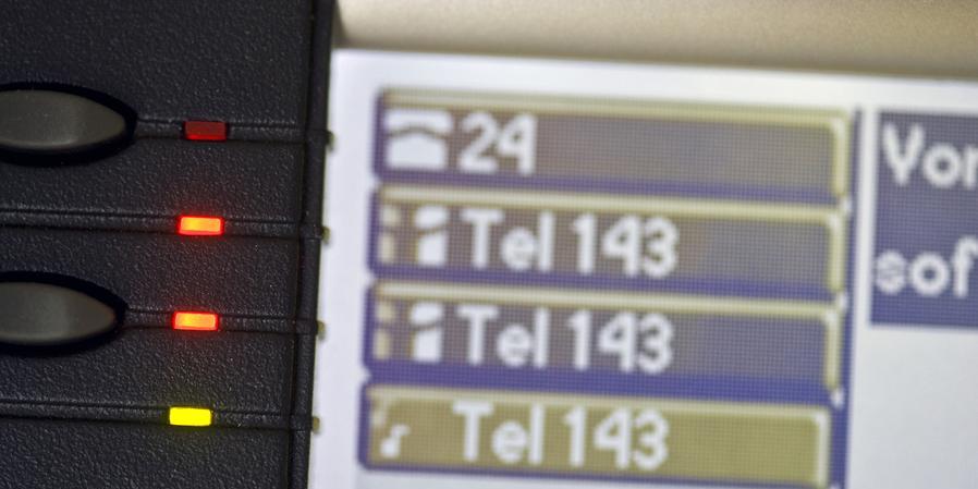 TELEFONSEELSORGE, TELEFON, SORGENTELEFON, CALL CENTER, DARGEBOTENE HAND, BERATUNG, TELEFONBERATUNG, UNTERSTUETZUNG, SEELISCHE UNTERSTUETZUNG, PSYCHISCHE UNTERSTUETZUNG, SORGEN, PROBLEME, PROBLEM, GESPRAECH, GESPRAECHE,