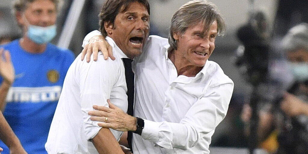 Antonio Conte (links) möchte mit Inter Mailand in der Serie A jubeln