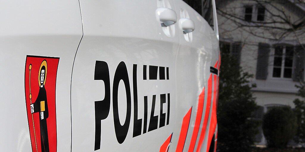 Das Kind verstarb noch auf der Unfallstelle, wie die Kantonspolizei Glarus mitteilte. (Symbolbild)