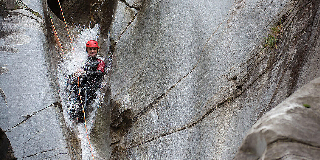 Beim Canyoning kommt es immer wieder zu brenzligen Situationen, die nicht selten Todesopfer fordern. (Archivbild)