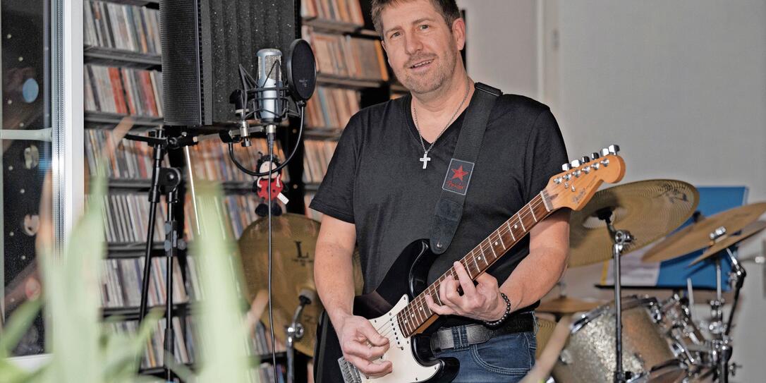 Interview mit Manuel Köppel. Ein Rocksänger, Gitarrist, Keyboarder und Songschreiber aus Azmoos, der im Dezember seine 8. Single veröffentlicht hat. #näherdran_wartau