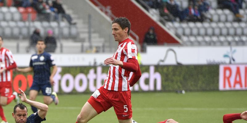 Fulvio Sulmoni (mitte) wechselt von Thun zu Lugano