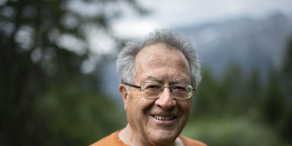 Der Theologe, Lehrer und Politiker Romedi Arquint setzt sich ein für eine vernetzte Schweiz, eine "ohne Sprachgrenzen".