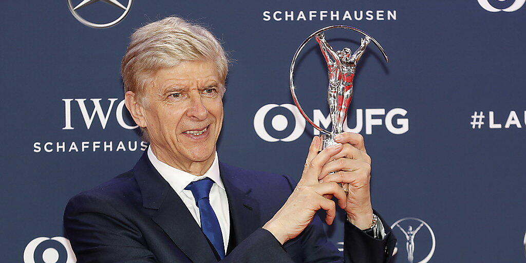 Arsène Wenger (Bild) will wenige Monate nach seinem Gewinn eines Laureus-Awards für sein Lebenswerk wieder in den Fussball zurück