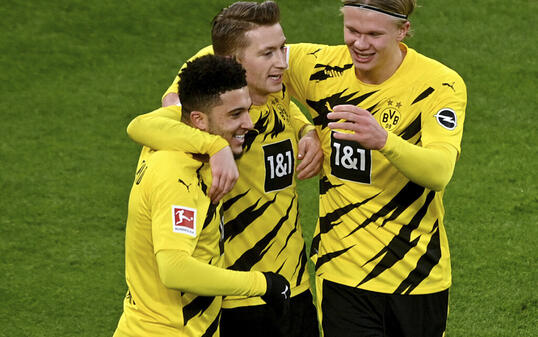 Erleichterung bei Jadon Sancho, Marco Reus und Erling Haaland: Der BVB hat das Siegen nicht verlernt